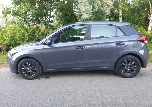 Hyundai i20 cena 34900 przebieg: 88000, rok produkcji 2017 z Szamotuły małe 667